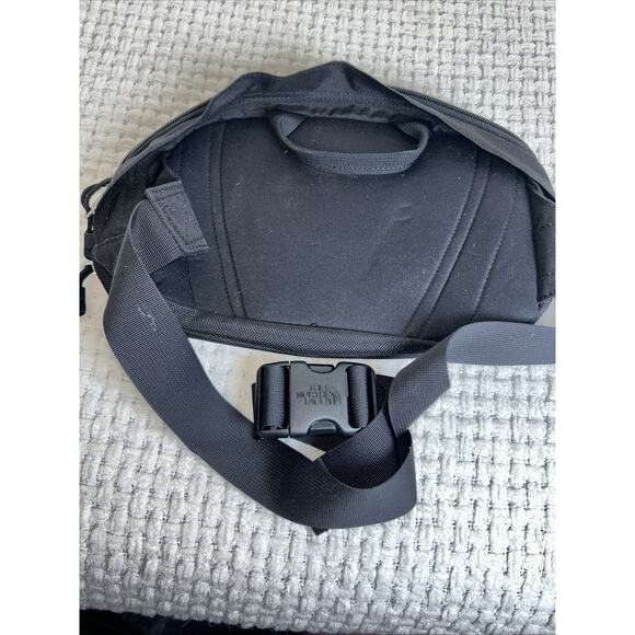 The North Face Roo Fanny Bag Black White Waist Bag Hiking Outdoor Gorpcore Y2K - Picture 6 of 6